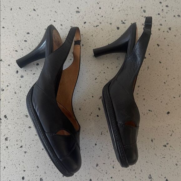 Sofft Black Leather Slingback Heels Covered Toe Comfy Shoes Women’s Size 8.5 GUC - Picture 3 of 12
